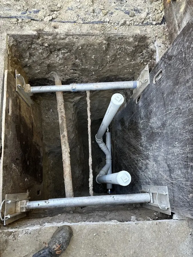 Experienced plumber completing Gas Line Repair work in Midlothian